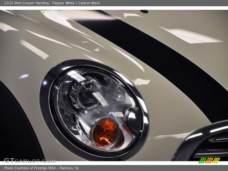 Pepper White / Carbon Black 2013 Mini Cooper Hardtop