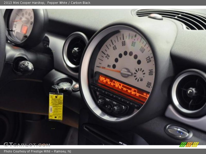 Pepper White / Carbon Black 2013 Mini Cooper Hardtop