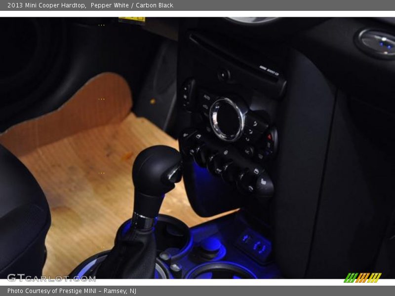 Pepper White / Carbon Black 2013 Mini Cooper Hardtop