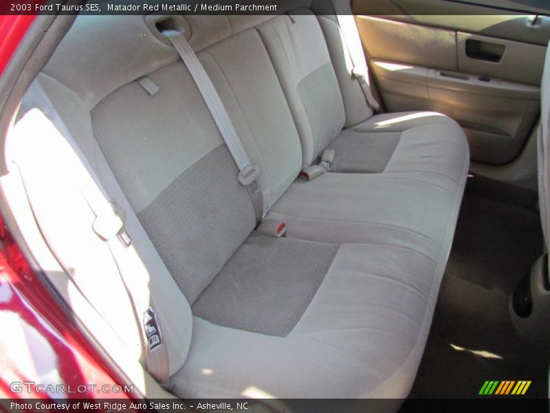Matador Red Metallic / Medium Parchment 2003 Ford Taurus SES