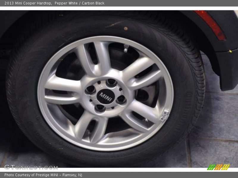 Pepper White / Carbon Black 2013 Mini Cooper Hardtop