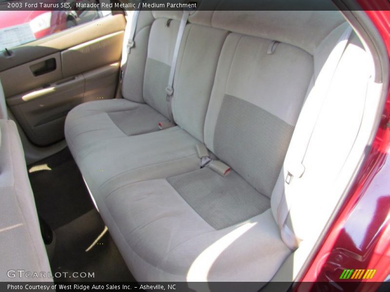 Matador Red Metallic / Medium Parchment 2003 Ford Taurus SES