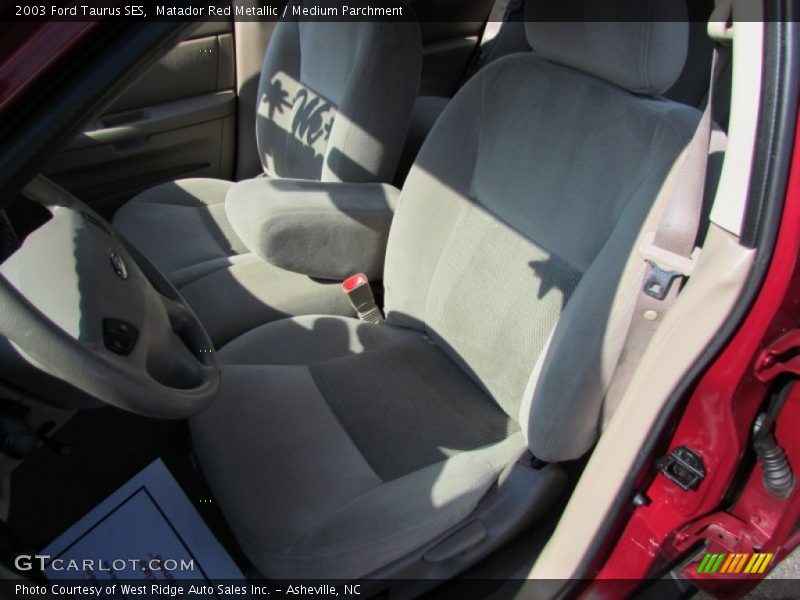 Matador Red Metallic / Medium Parchment 2003 Ford Taurus SES