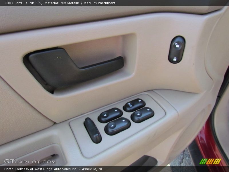 Matador Red Metallic / Medium Parchment 2003 Ford Taurus SES