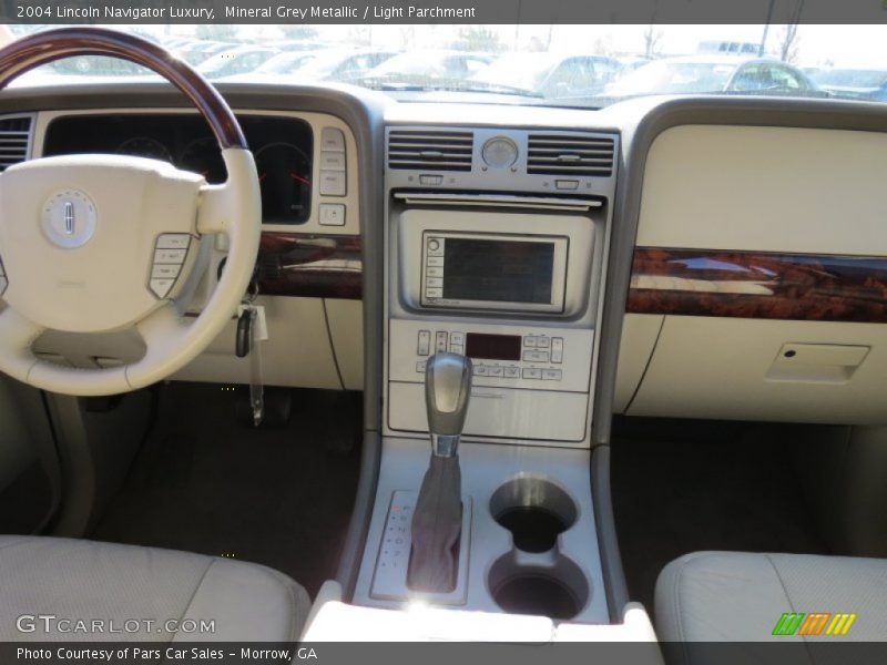 Mineral Grey Metallic / Light Parchment 2004 Lincoln Navigator Luxury