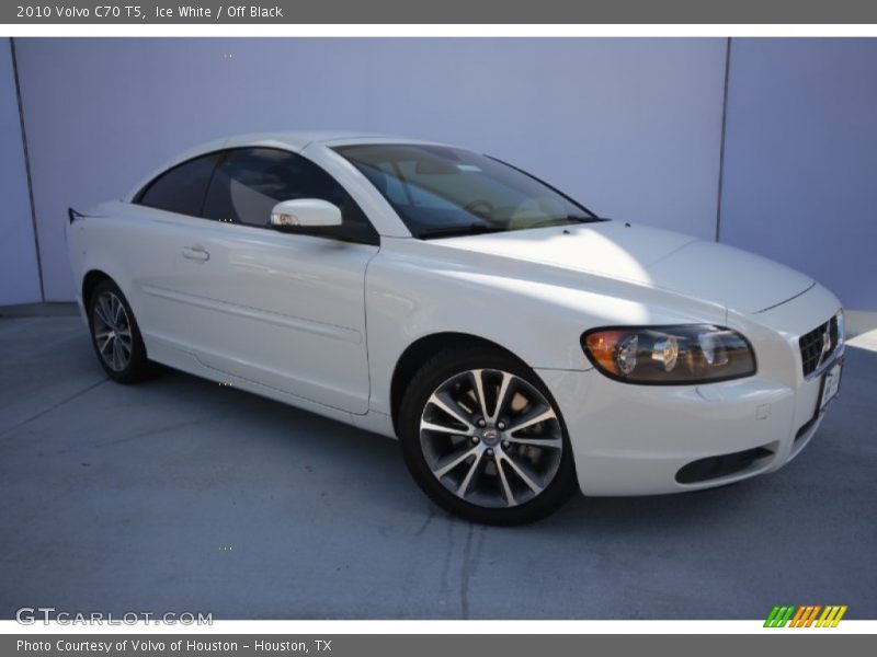 Ice White / Off Black 2010 Volvo C70 T5