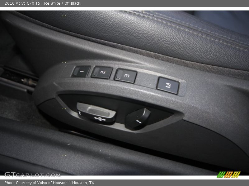 Ice White / Off Black 2010 Volvo C70 T5