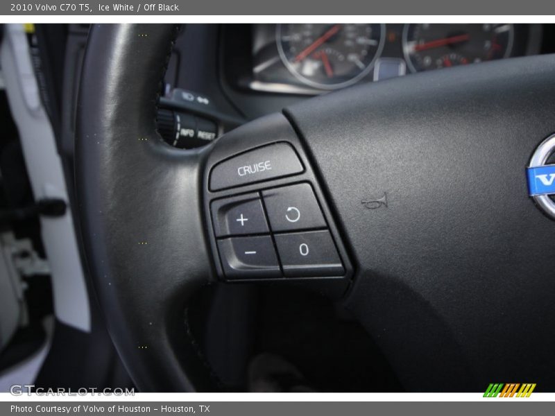 Ice White / Off Black 2010 Volvo C70 T5