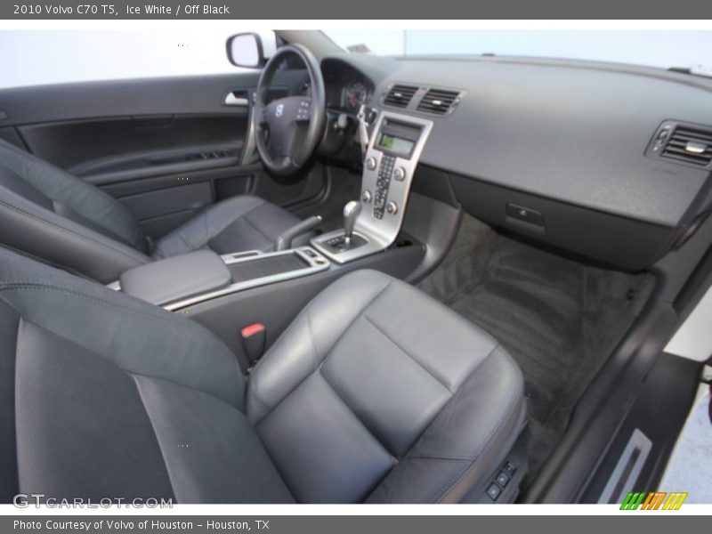 Ice White / Off Black 2010 Volvo C70 T5