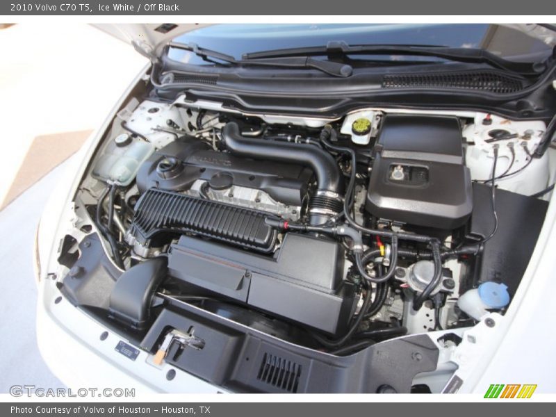Ice White / Off Black 2010 Volvo C70 T5