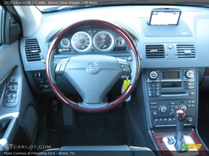 Dashboard of 2013 XC90 3.2 AWD