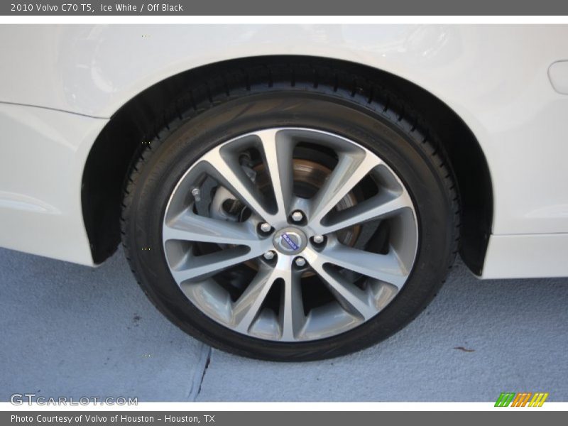Ice White / Off Black 2010 Volvo C70 T5