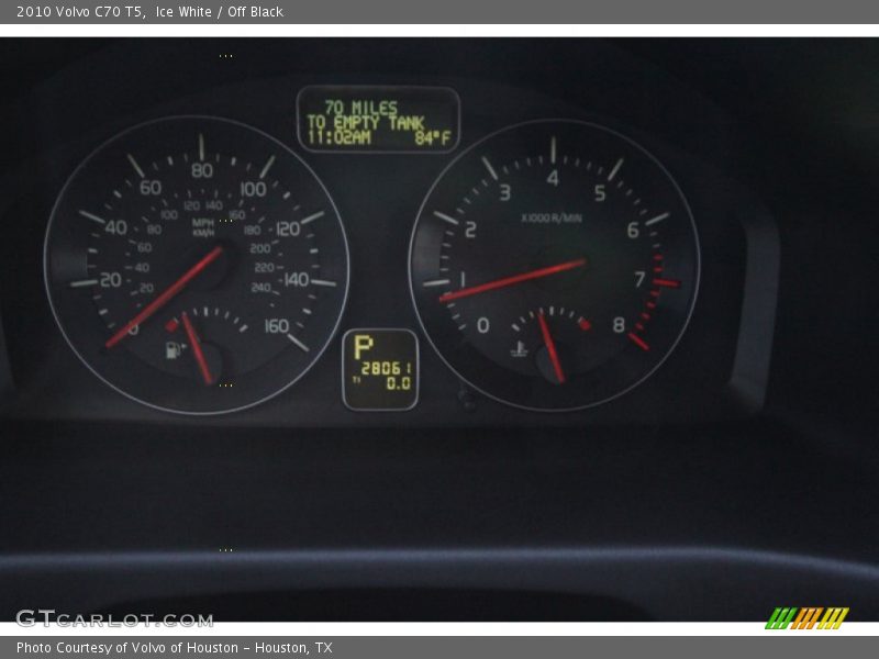 Ice White / Off Black 2010 Volvo C70 T5