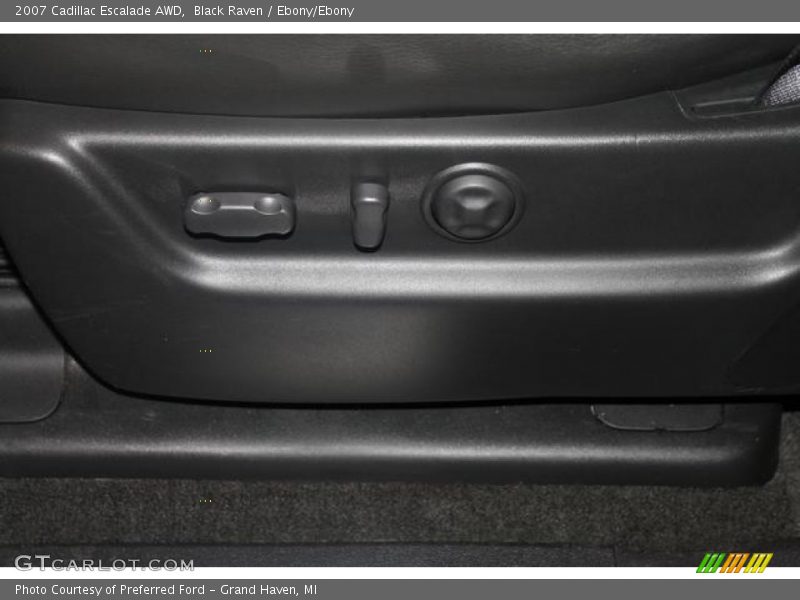 Black Raven / Ebony/Ebony 2007 Cadillac Escalade AWD