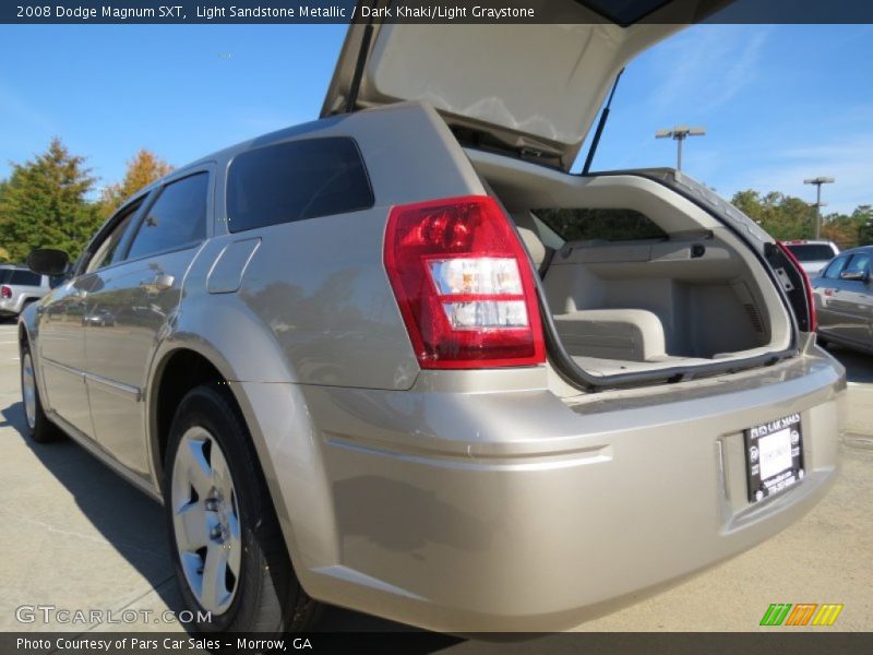 Light Sandstone Metallic / Dark Khaki/Light Graystone 2008 Dodge Magnum SXT