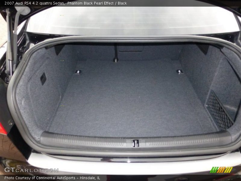  2007 RS4 4.2 quattro Sedan Trunk
