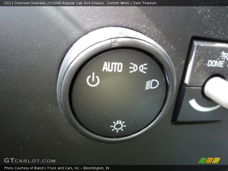 Controls of 2011 Silverado 2500HD Regular Cab 4x4 Chassis