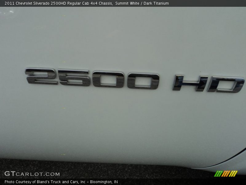 Summit White / Dark Titanium 2011 Chevrolet Silverado 2500HD Regular Cab 4x4 Chassis