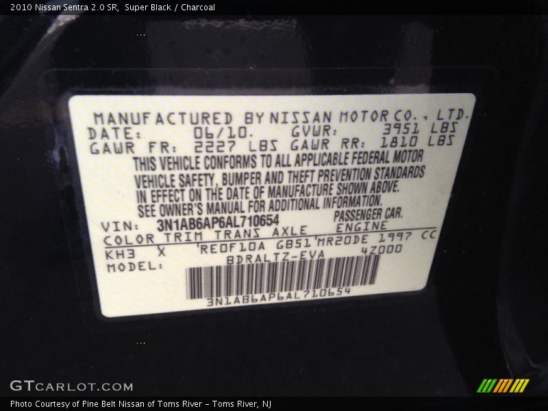Super Black / Charcoal 2010 Nissan Sentra 2.0 SR