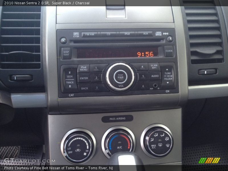 Super Black / Charcoal 2010 Nissan Sentra 2.0 SR