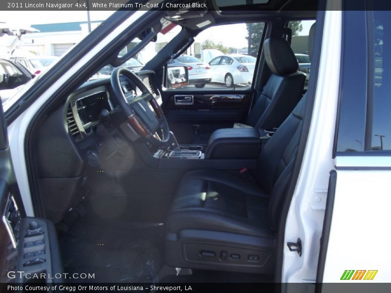 White Platinum Tri-Coat / Charcoal Black 2011 Lincoln Navigator 4x4