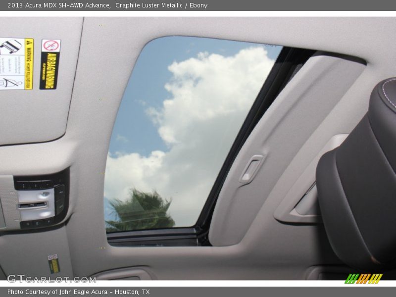 Sunroof of 2013 MDX SH-AWD Advance