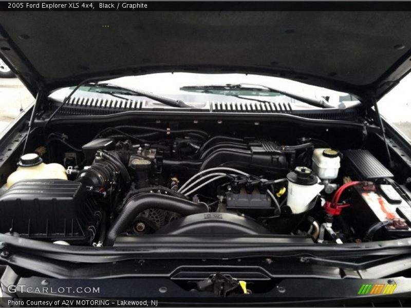 Black / Graphite 2005 Ford Explorer XLS 4x4