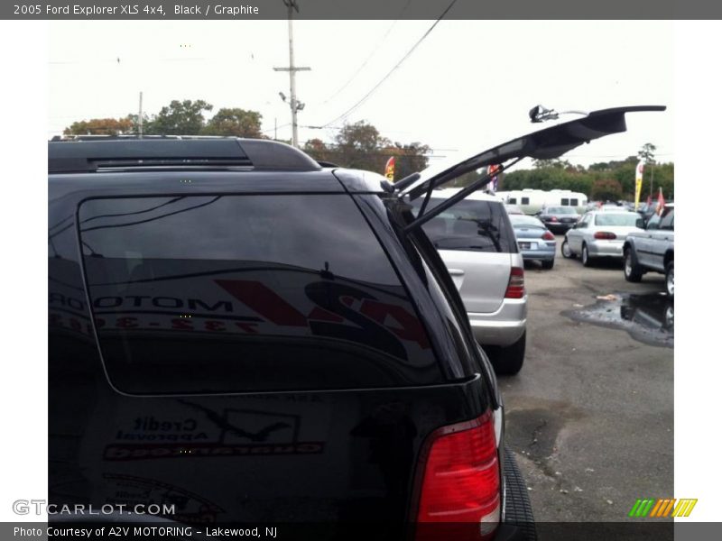 Black / Graphite 2005 Ford Explorer XLS 4x4