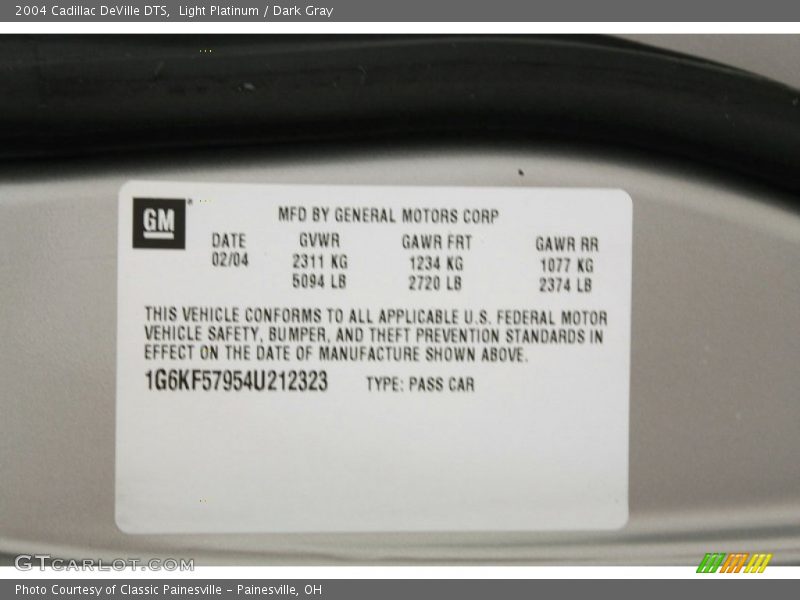 Light Platinum / Dark Gray 2004 Cadillac DeVille DTS