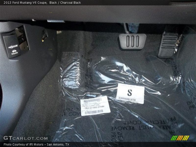 Black / Charcoal Black 2013 Ford Mustang V6 Coupe