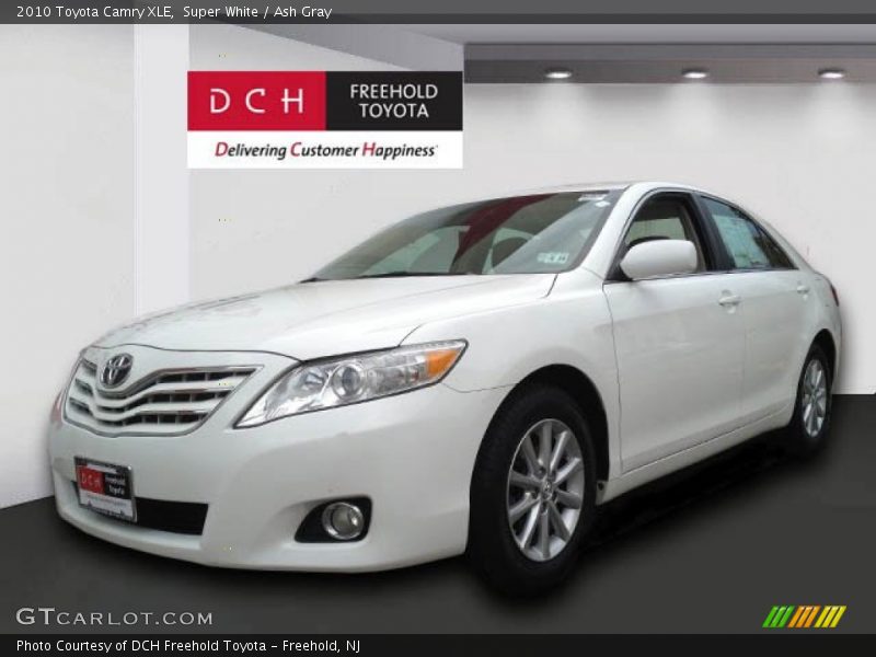 Super White / Ash Gray 2010 Toyota Camry XLE