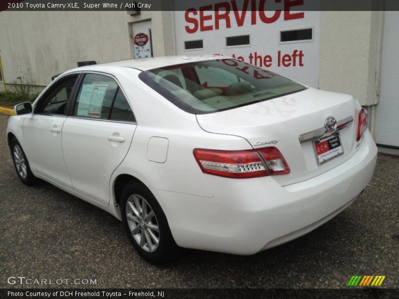 Super White / Ash Gray 2010 Toyota Camry XLE