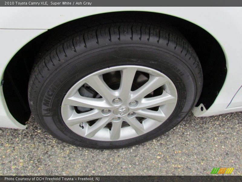 Super White / Ash Gray 2010 Toyota Camry XLE