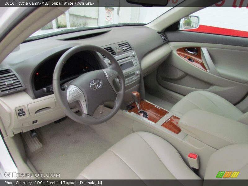 Super White / Ash Gray 2010 Toyota Camry XLE
