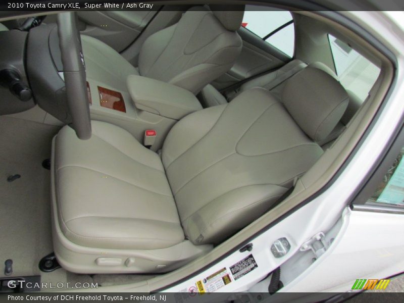 Super White / Ash Gray 2010 Toyota Camry XLE