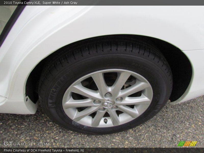 Super White / Ash Gray 2010 Toyota Camry XLE