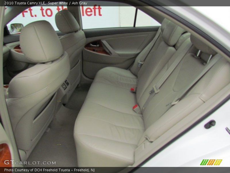 Super White / Ash Gray 2010 Toyota Camry XLE