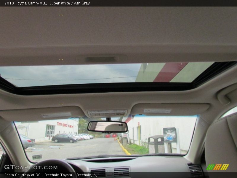 Super White / Ash Gray 2010 Toyota Camry XLE