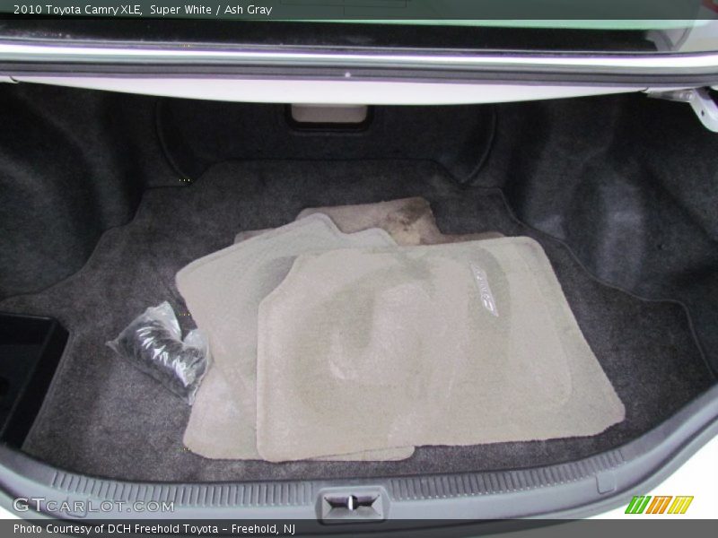 Super White / Ash Gray 2010 Toyota Camry XLE
