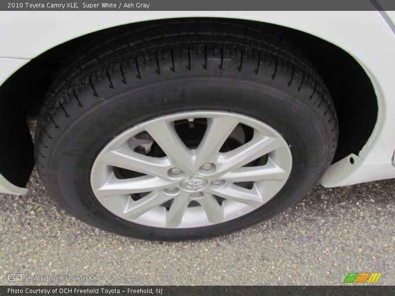 Super White / Ash Gray 2010 Toyota Camry XLE