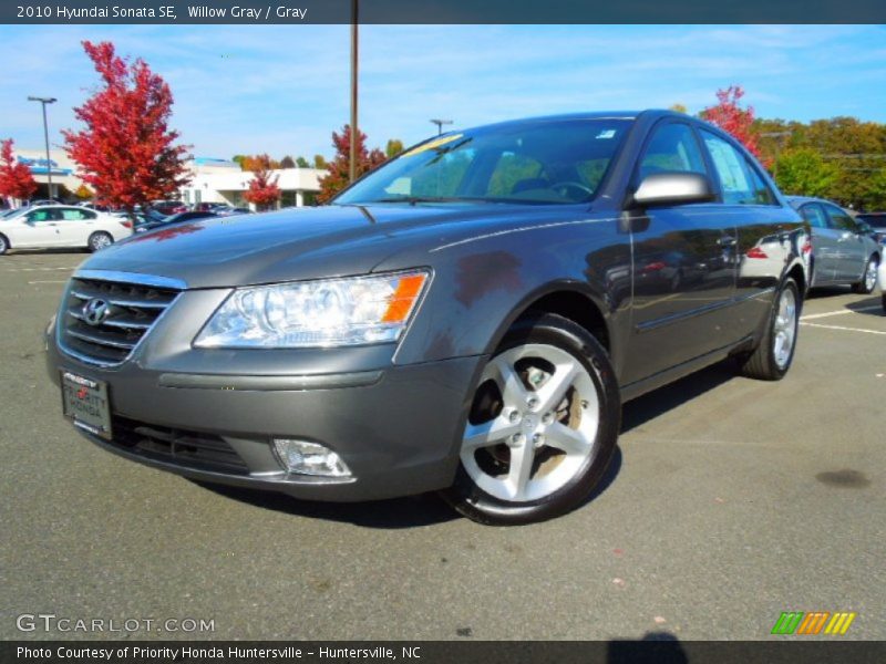 Willow Gray / Gray 2010 Hyundai Sonata SE