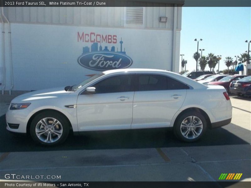 White Platinum Tri-Coat / Dune 2013 Ford Taurus SEL