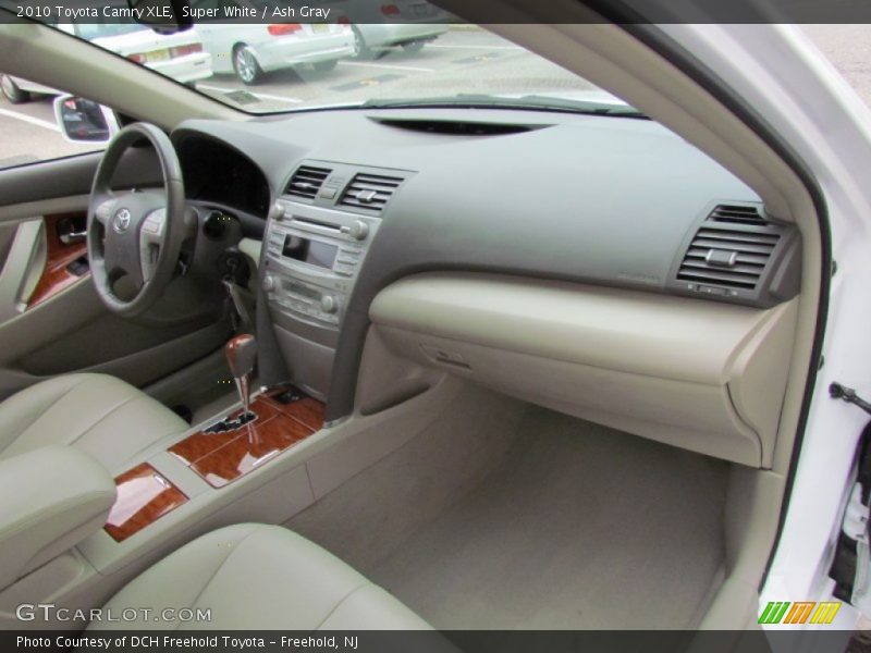 Super White / Ash Gray 2010 Toyota Camry XLE