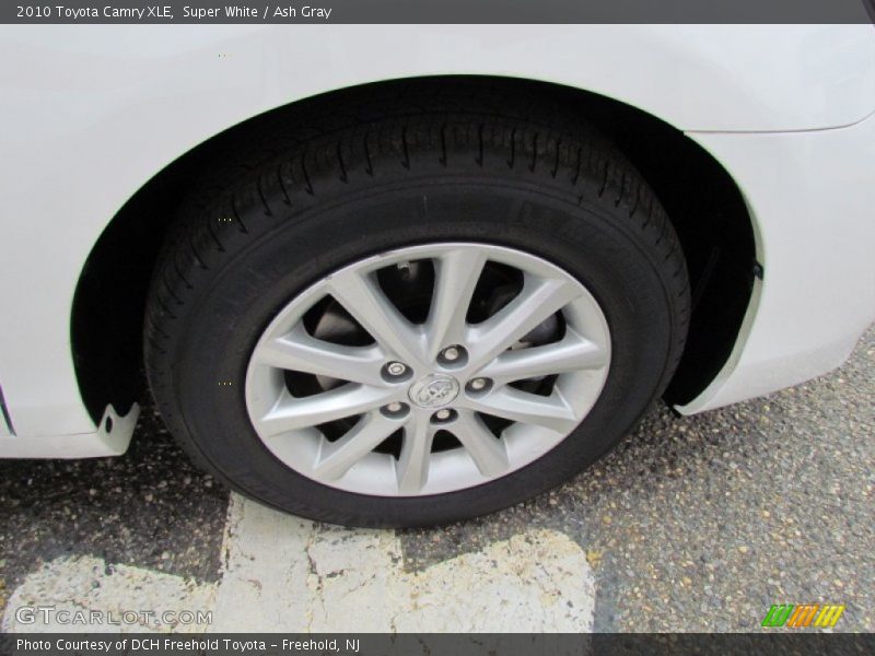 Super White / Ash Gray 2010 Toyota Camry XLE
