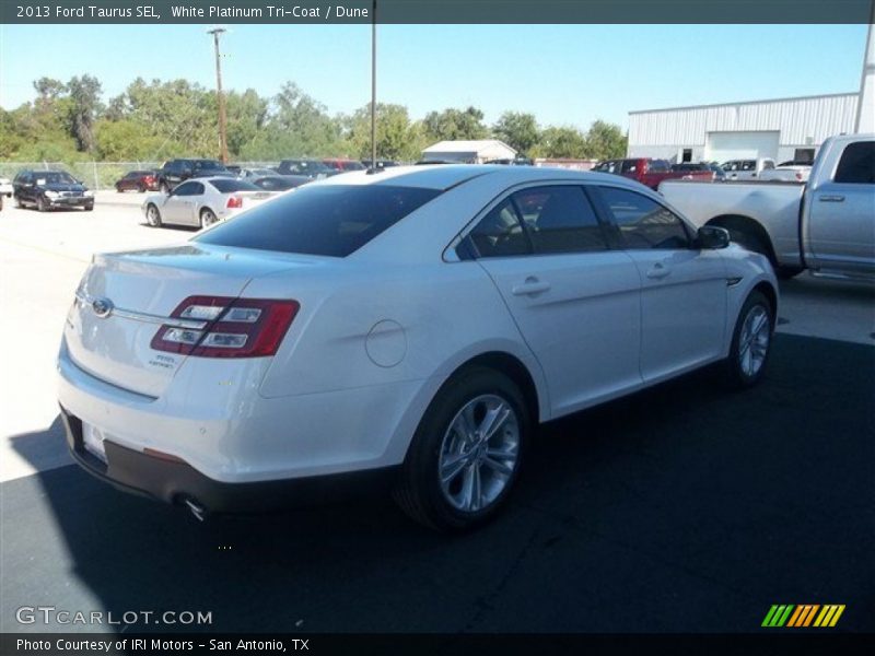 White Platinum Tri-Coat / Dune 2013 Ford Taurus SEL