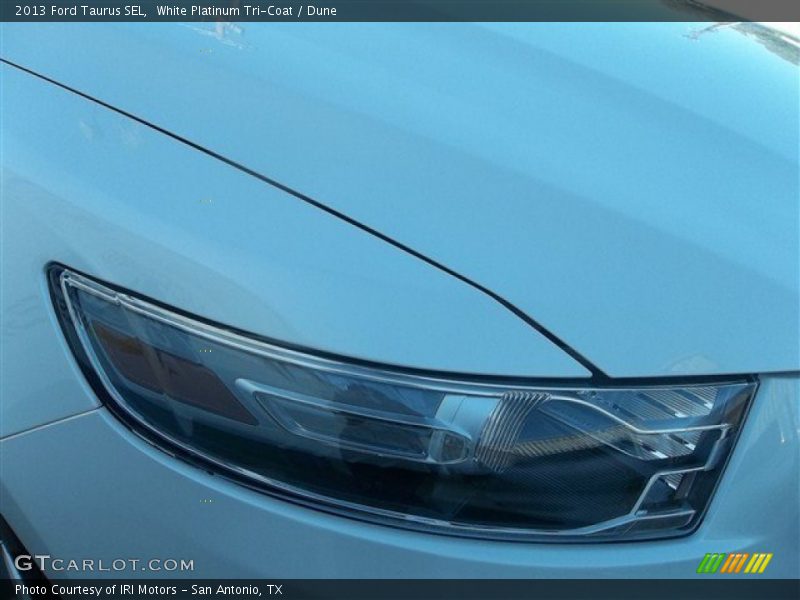 White Platinum Tri-Coat / Dune 2013 Ford Taurus SEL