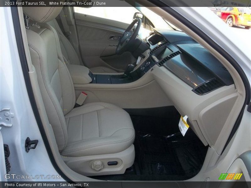 White Platinum Tri-Coat / Dune 2013 Ford Taurus SEL