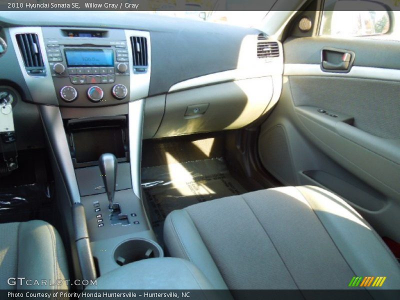 Willow Gray / Gray 2010 Hyundai Sonata SE