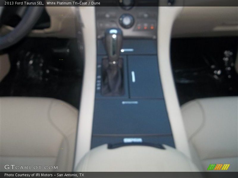 White Platinum Tri-Coat / Dune 2013 Ford Taurus SEL