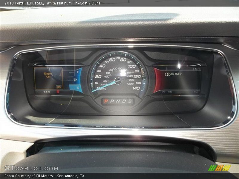 White Platinum Tri-Coat / Dune 2013 Ford Taurus SEL